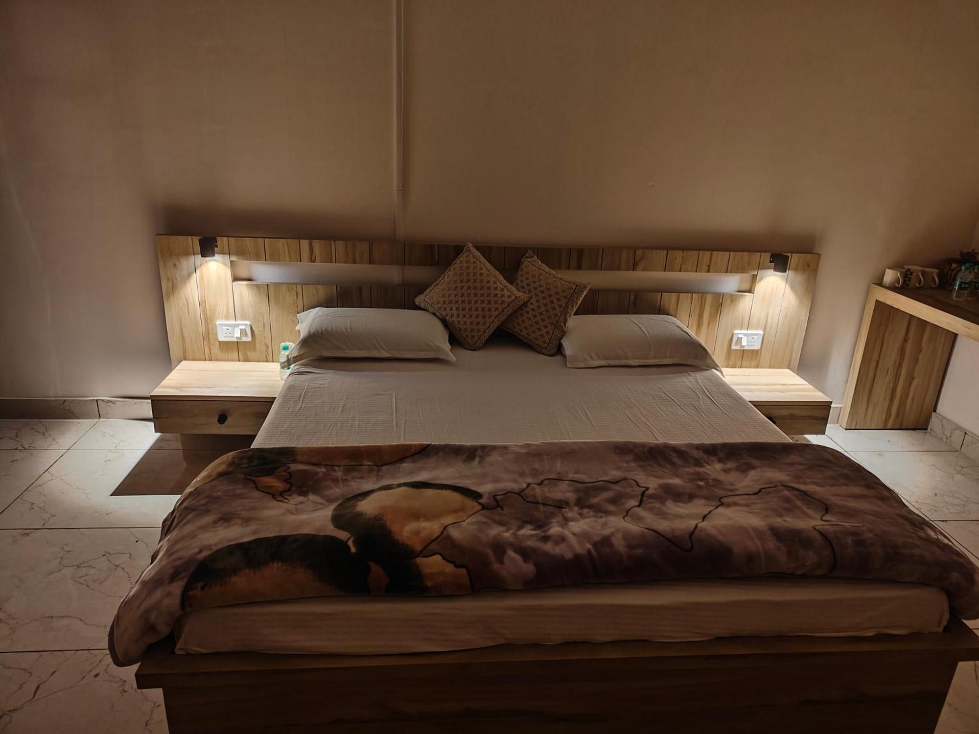 Shobhayan Inn, Airport Railway Station Pickup Free Ayodhya Room photo
